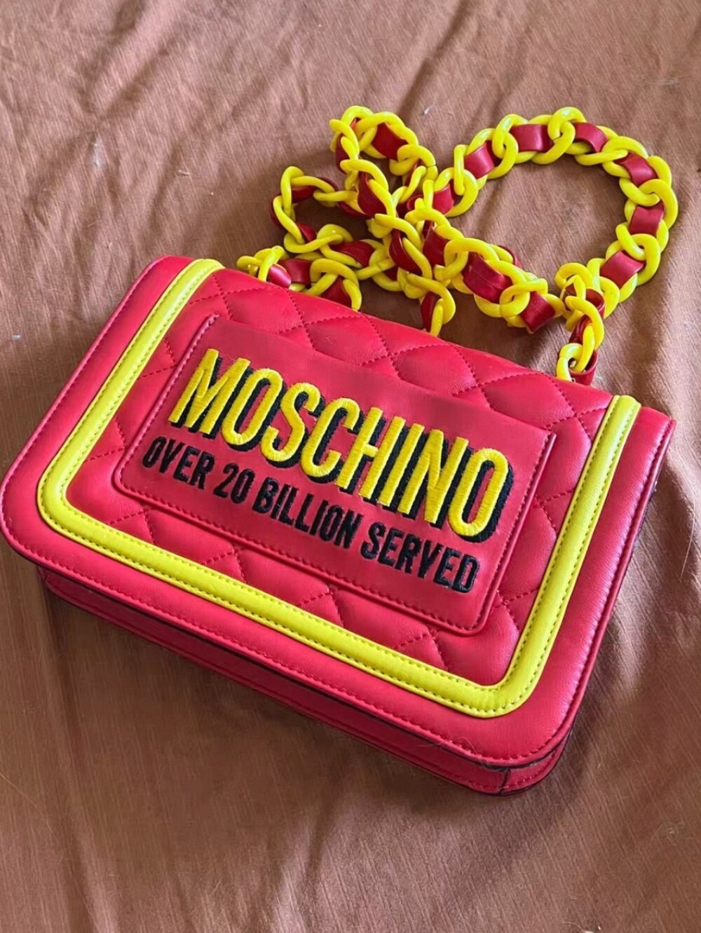 - Authentic Moschino Jeremy Scott McDonald’s Quilted Leather Crossbody bag - Picture 3 of 6